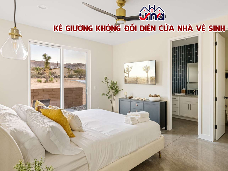 ke-giuong-khong-doi-dien-cua-nha-ve-sinh