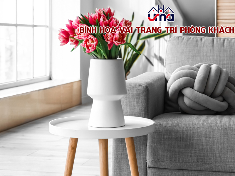 binh-hoa-vai-trang-tri-phong-khach