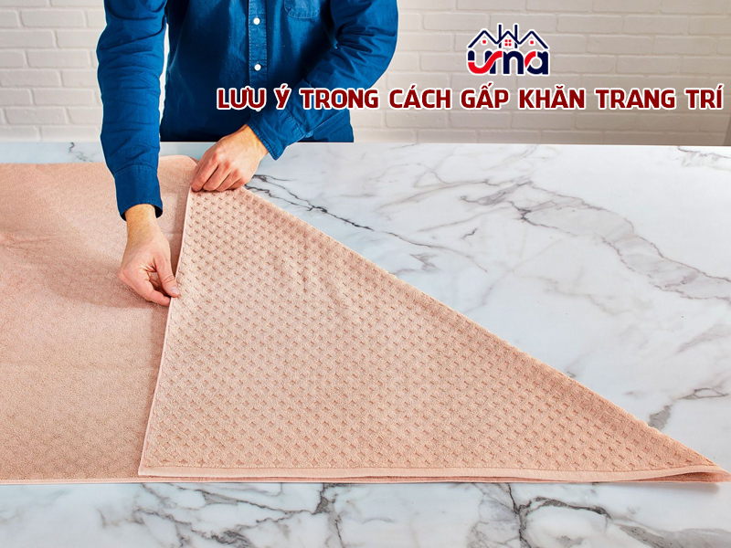 luu-y-trong-cach-gap-khan-trang-tri