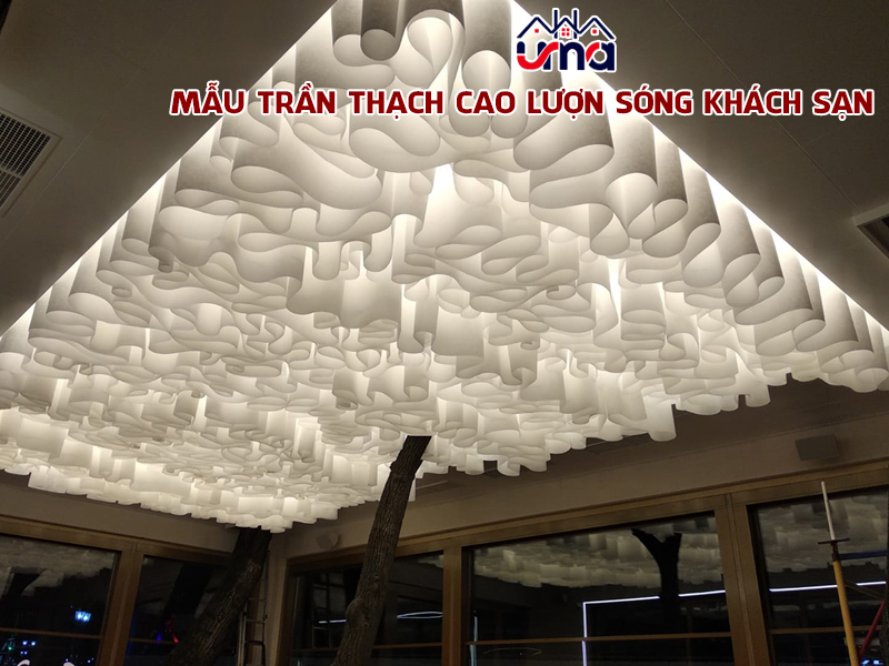 mau-tran-thach-cao-luon-song-khach-san